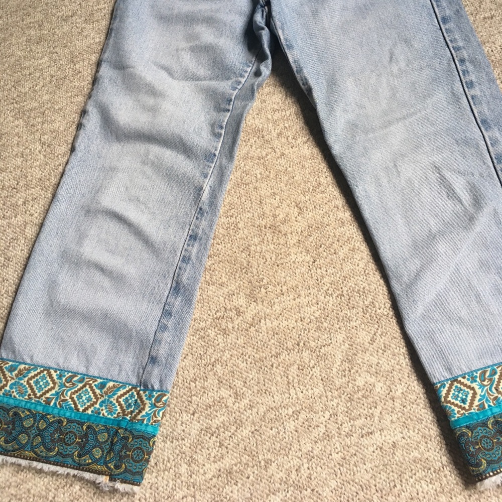 Express crop jean with decorative trim